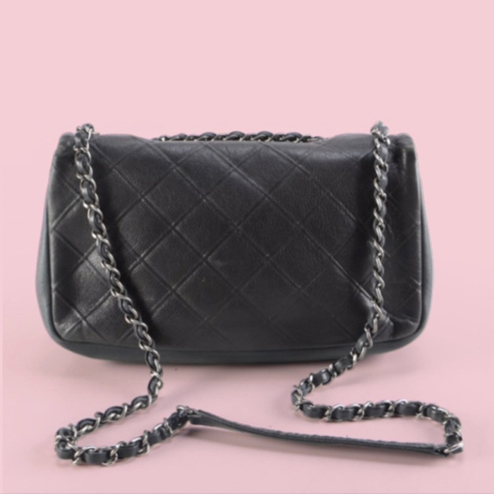Chanel New Chic Diamond Quilted Medium Flap Bag - Picture 3 of 11